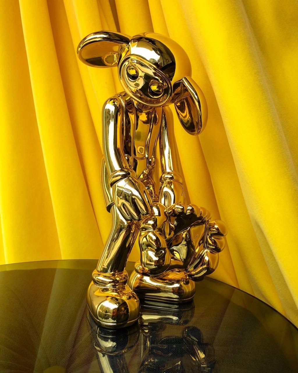 Companion, gold — Polished ceramic, gold glaze